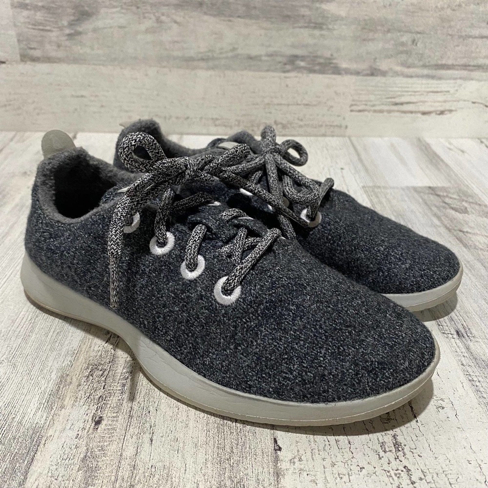Women’s size 7 Allbirds